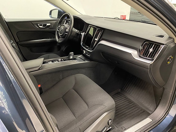 Volvo V60 Cross Country 13 of 26