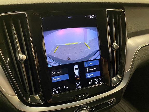 Volvo V60 Cross Country 24 of 26