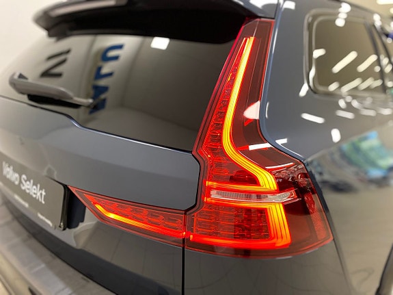 Volvo V60 Cross Country 7 of 26