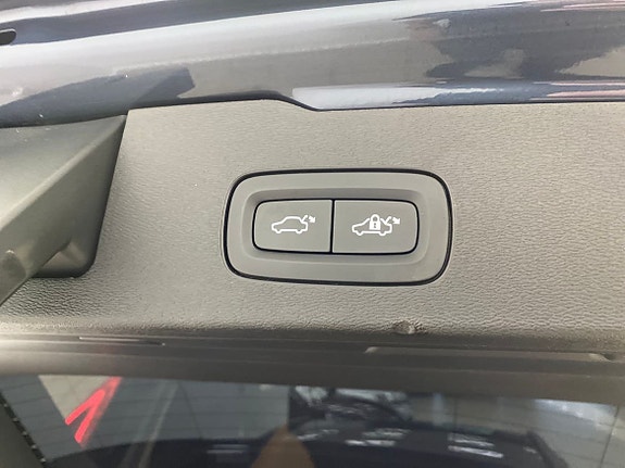 Volvo V60 Cross Country 19 of 26