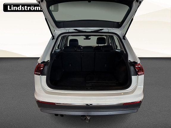 Volkswagen Tiguan 12 of 18