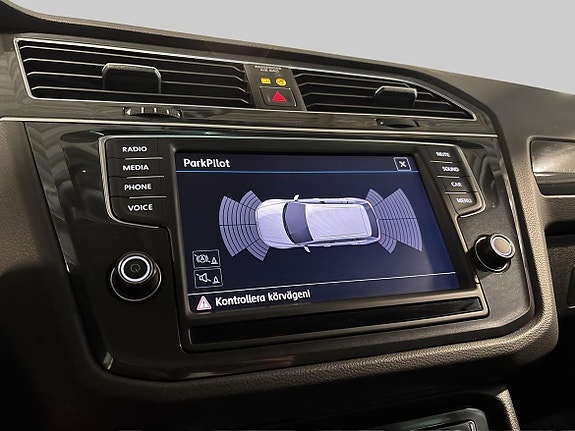 Volkswagen Tiguan 16 of 18