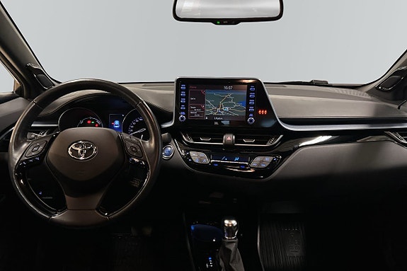 Toyota C-HR 9 of 12