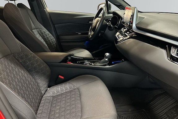 Toyota C-HR 7 of 12