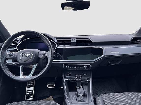 Audi Q3 7 of 20