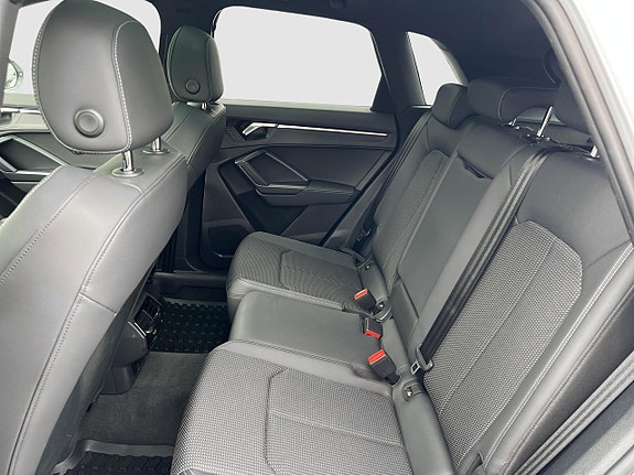 Audi Q3 12 of 20