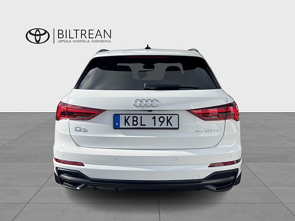 Audi Q3 4 of 12