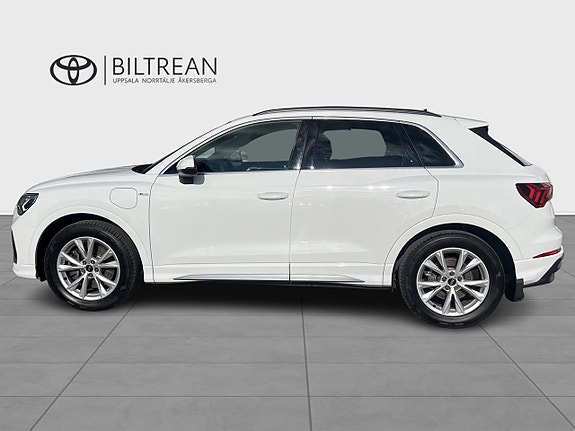 Audi Q3 2 of 12