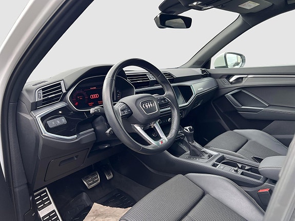 Audi Q3 10 of 20