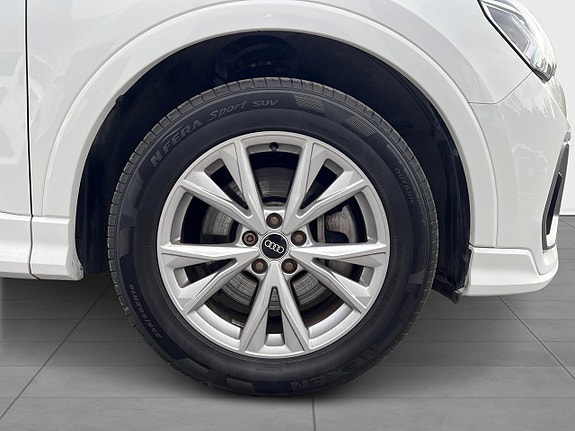 Audi Q3 14 of 20