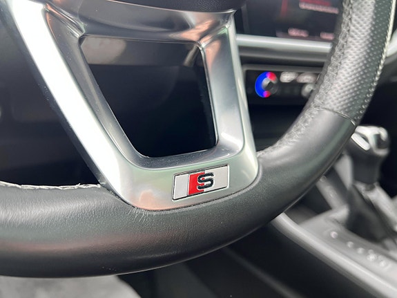 Audi Q3 9 of 20