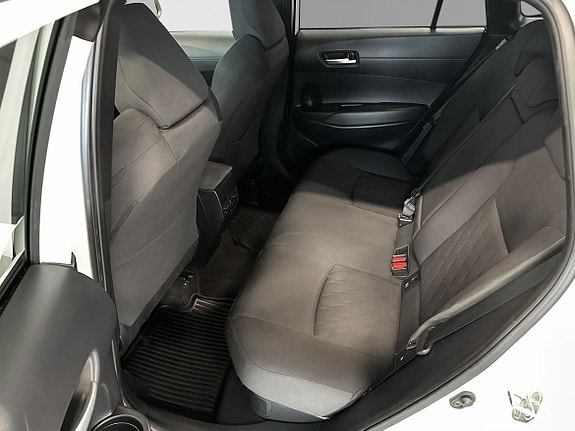 Toyota Corolla Cross 8 of 12