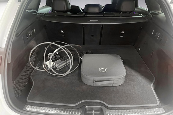 Mercedes-Benz GLC300 e 15 of 15