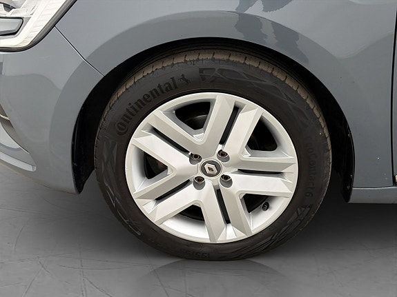 Renault Clio 24 of 27
