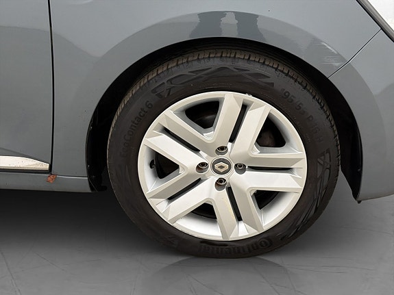 Renault Clio 27 of 27