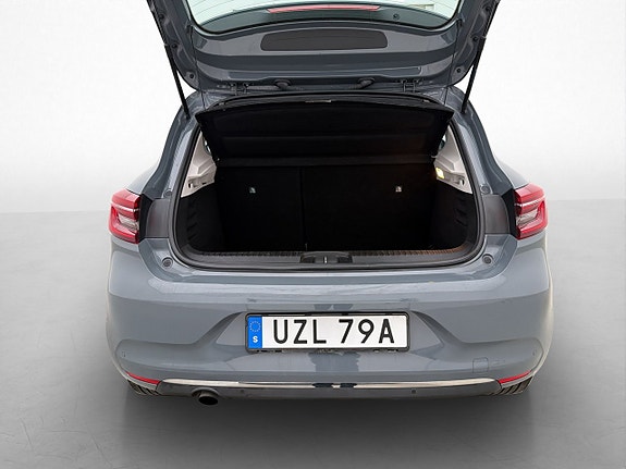 Renault Clio 23 of 27