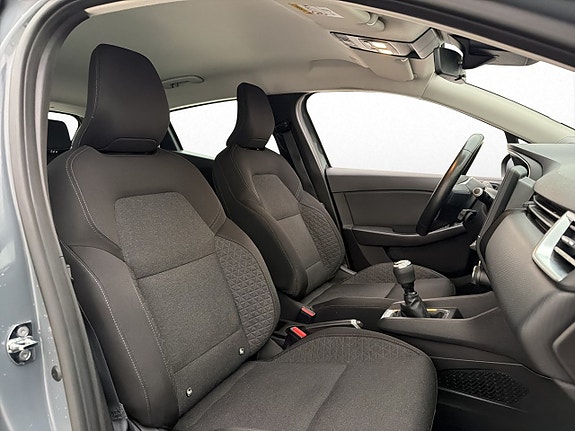 Renault Clio 20 of 27