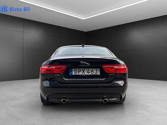 Jaguar XE 11 of 20