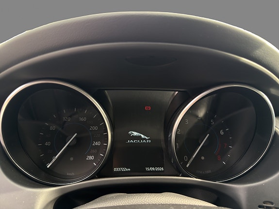Jaguar XE 15 of 20