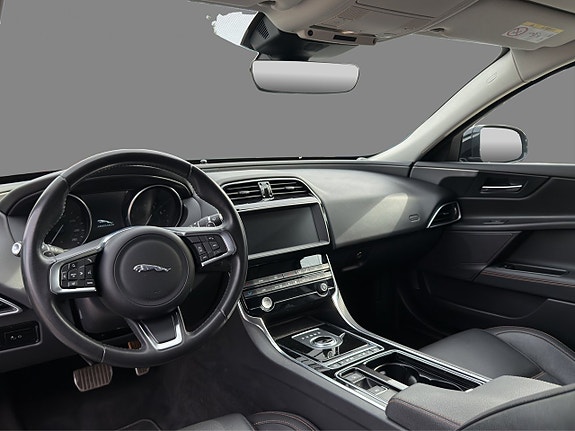 Jaguar XE 14 of 20