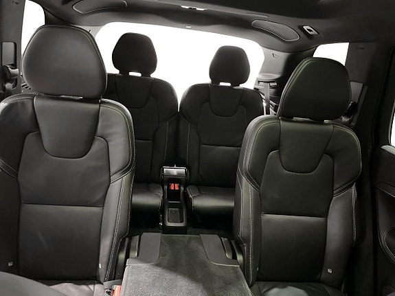 Volvo XC90 16 of 29