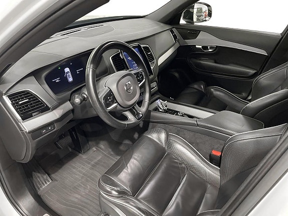 Volvo XC90 11 of 29