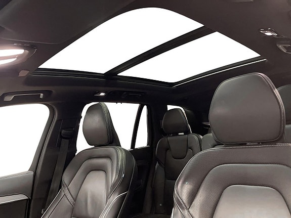 Volvo XC90 14 of 29