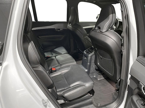 Volvo XC90 23 of 29