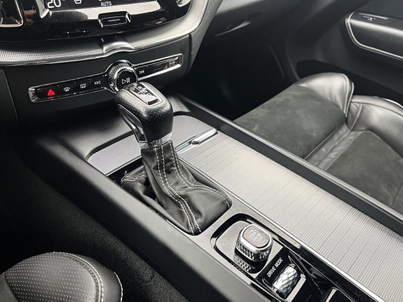 Volvo XC60 19 of 20