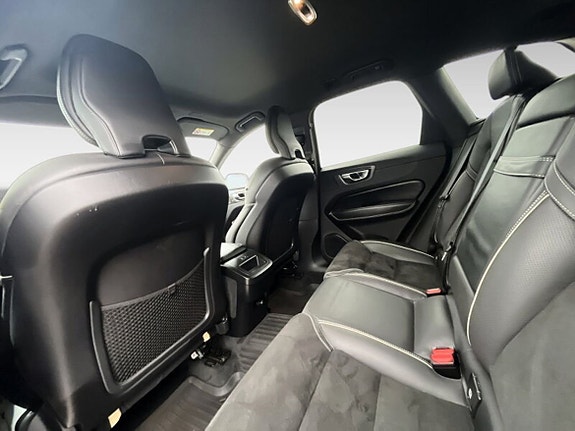 Volvo XC60 12 of 20