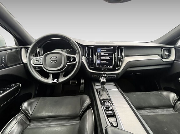 Volvo XC60 13 of 20