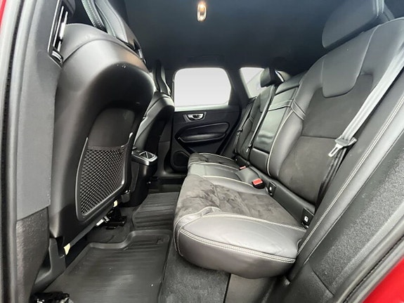 Volvo XC60 11 of 20