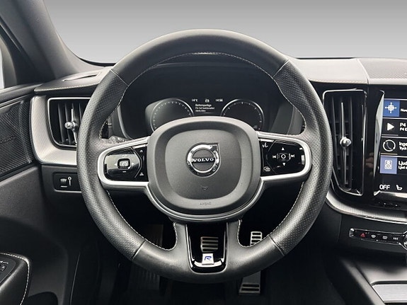 Volvo XC60 14 of 20
