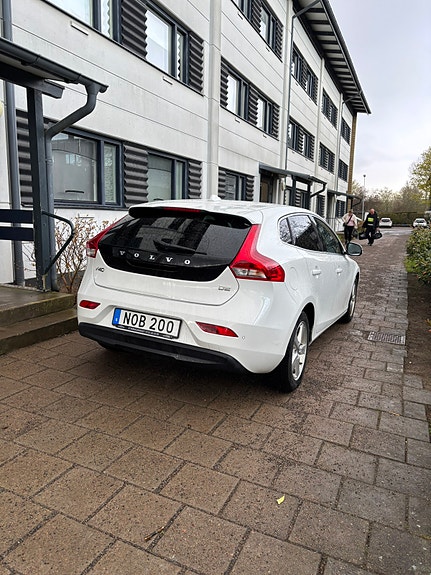 Volvo V40 3 of 6