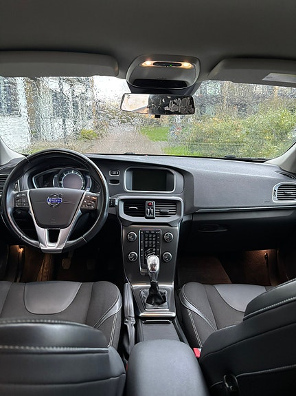 Volvo V40 5 of 6