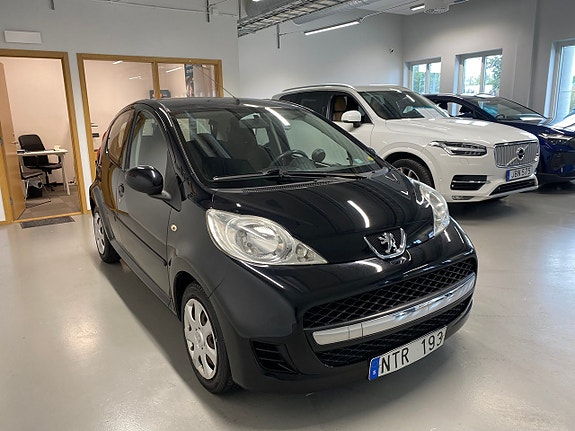 Peugeot 107 3 of 11