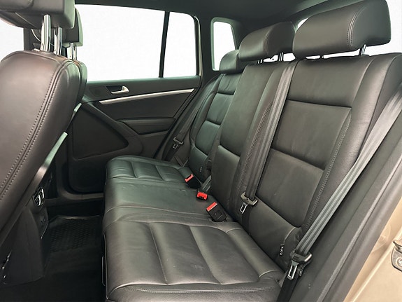 Volkswagen Tiguan 14 of 26