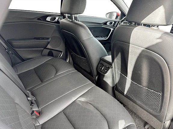 Kia Ceed 15 of 19