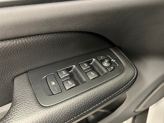 Volvo V60 Cross Country 18 of 23