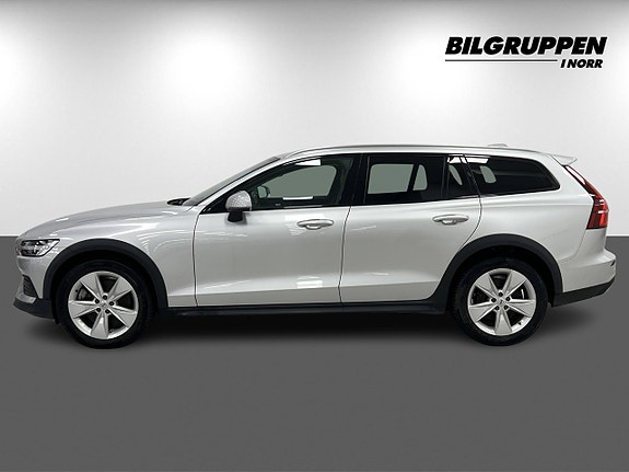 Volvo V60 Cross Country 4 of 23