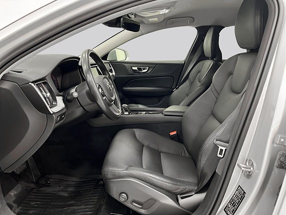 Volvo V60 Cross Country 8 of 23