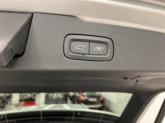 Volvo V60 Cross Country 15 of 23