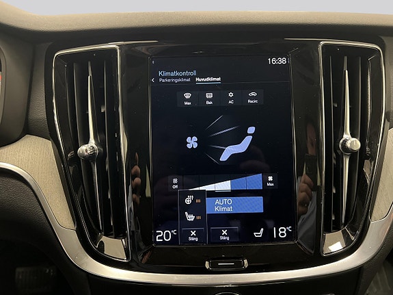 Volvo V60 Cross Country 13 of 23