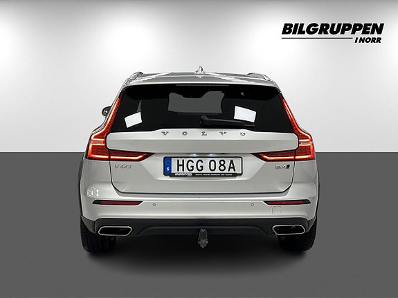 Volvo V60 Cross Country 5 of 23