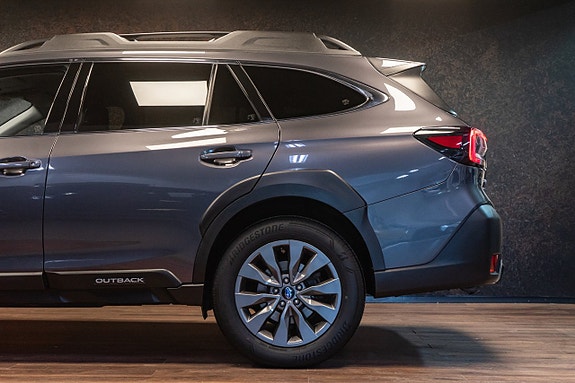 Subaru Outback 12 of 29