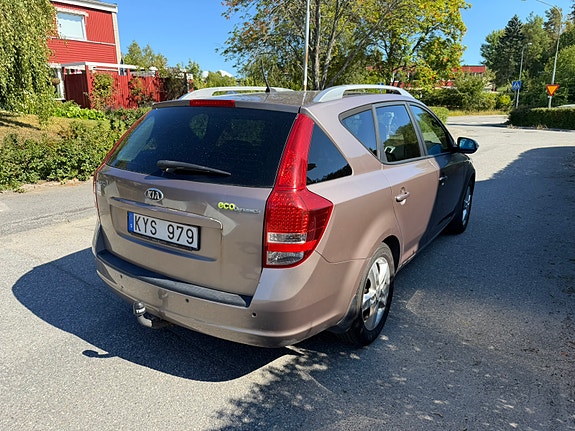 Kia Ceed 4 of 6