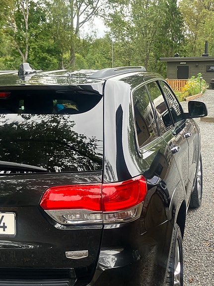 Jeep Grand Cherokee 2 of 4