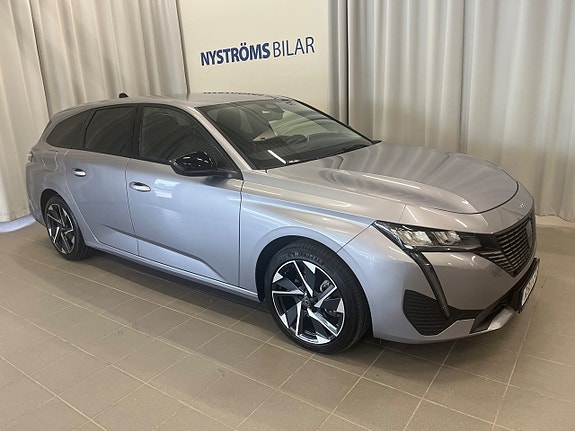 Peugeot 308 SW 2 of 12