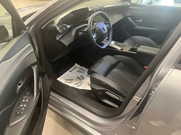 Peugeot 308 SW 7 of 12