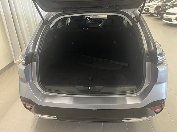 Peugeot 308 SW 11 of 12